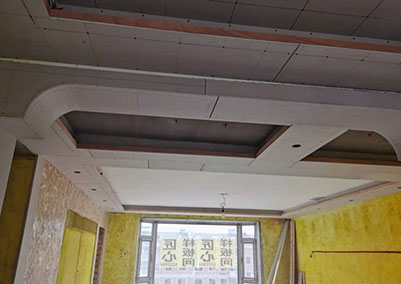 綠色家園T8號(hào)樓，210平米歐式風(fēng)格，木工施工完畢現(xiàn)場(chǎng)